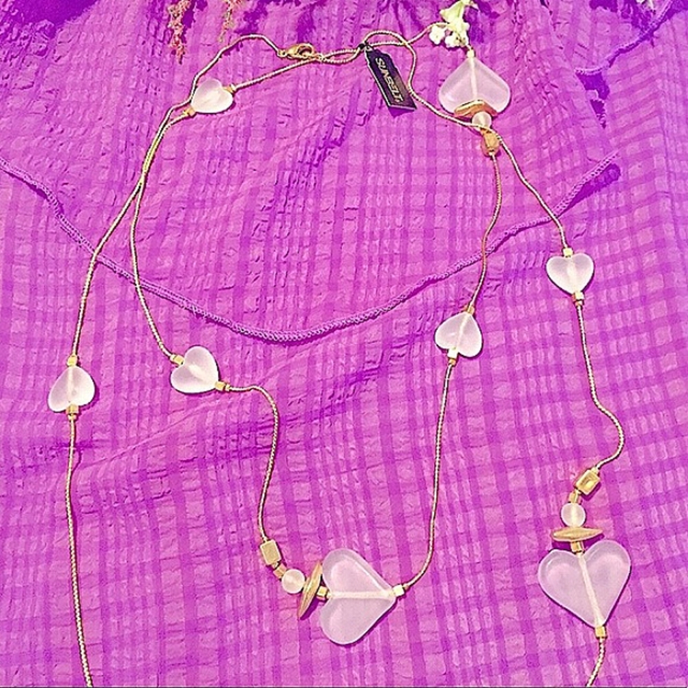 💕NWT Sunbelt Frosted Lucite Heart Necklace💕